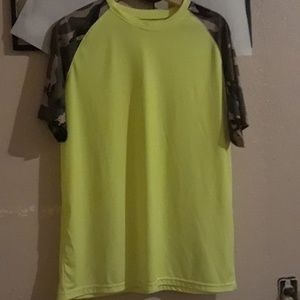 Sport  shirts  VICTORY PERFORMANCE  SIZE  M